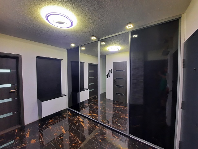 skříň vestavěná